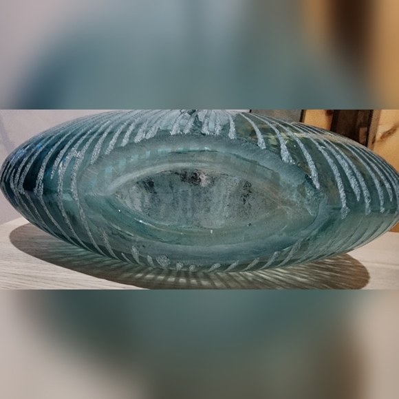 Unique blue asymmetrical sunburst vase - Picture 9 of 9